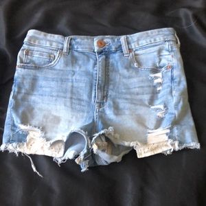 American Eagle high waisted distressed jean shorts Sz 10